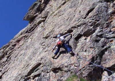 École d’escalade ou via ferrata été 2024