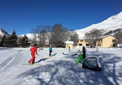 ski hockey au domaine nordique de Villar d’Arène